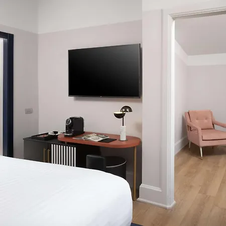 Anglo American Florence, Curio Collection By Hilton מלון 5*
