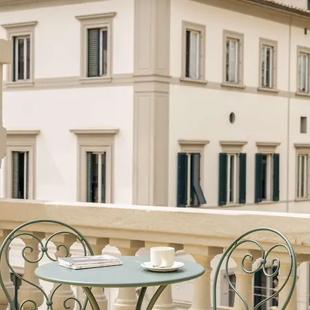 アングロ アメリカン フローレンス キュリオ コレクションbyヒルトン ホテル 5*