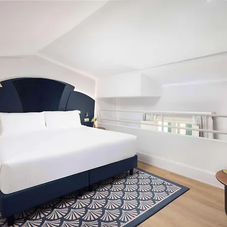 アングロ アメリカン フローレンス キュリオ コレクションbyヒルトン ホテル 5*