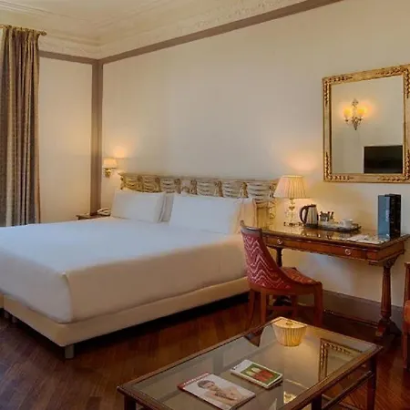 Anglo American Florence, Curio Collection By Hilton Hotel
