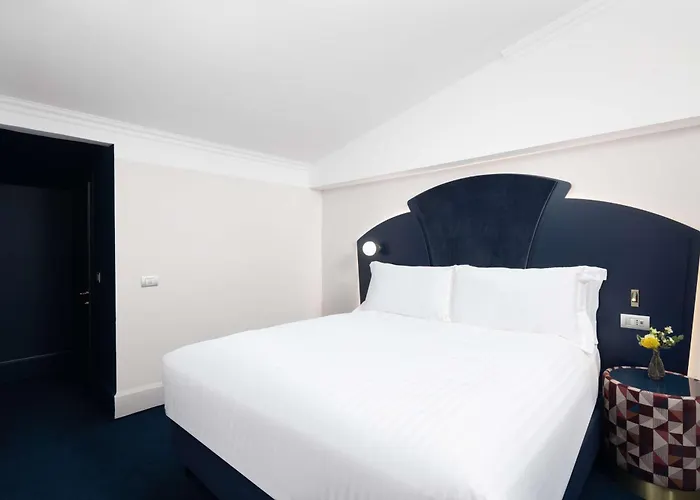 Anglo American Florence, Curio Collection By Hilton 5* Floransa