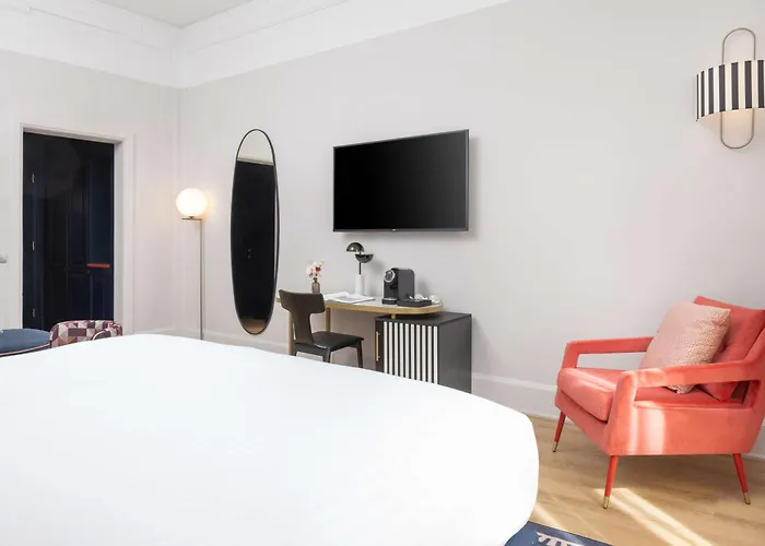 Anglo American Florence, Curio Collection By Hilton